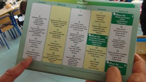 給食のメニュー表。有機の食材を使ったメニューは、bioマークがついている