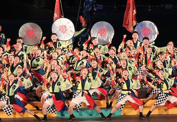 8丁目メインステージでの受賞演舞